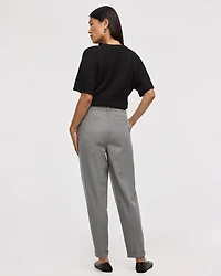Pantalon à jambe fuselée et taille haute