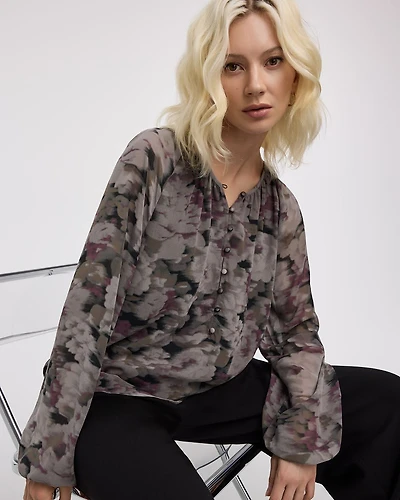 Blouse à manches longues et col fendu