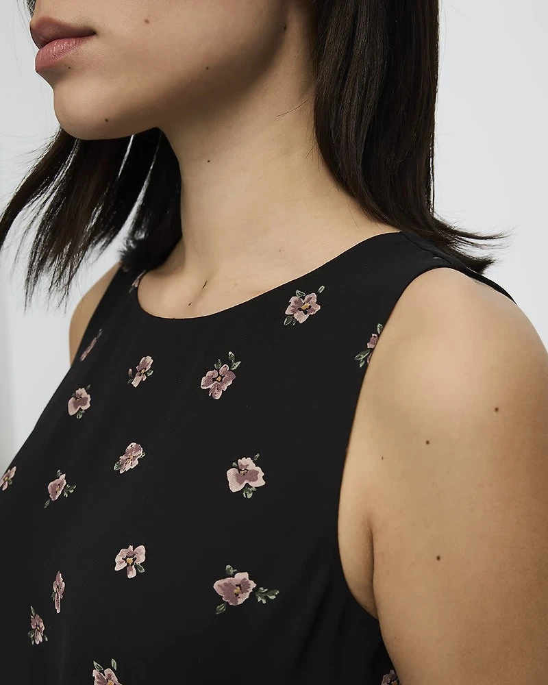 Sleeveless Crew Neck Blouse