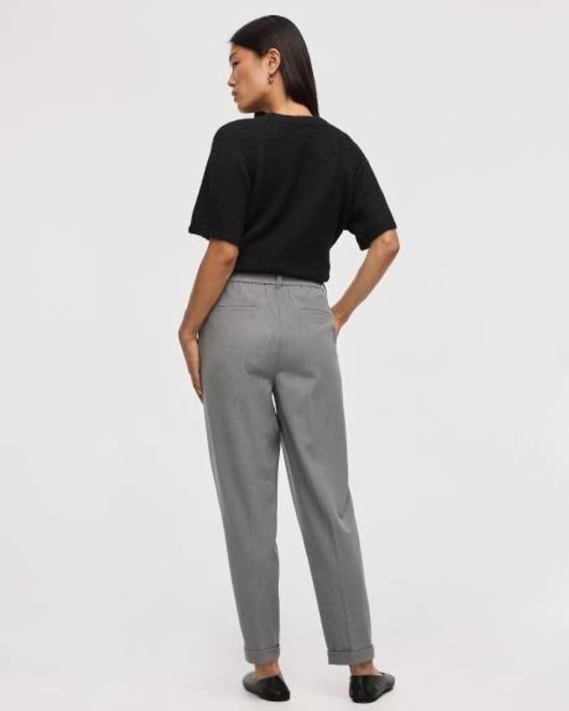 Pantalon à jambe fuselée et taille haute
