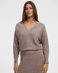 Pull côtelé à manches longues dolman et col V