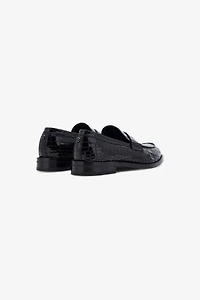 Crocodile-effect loafers
