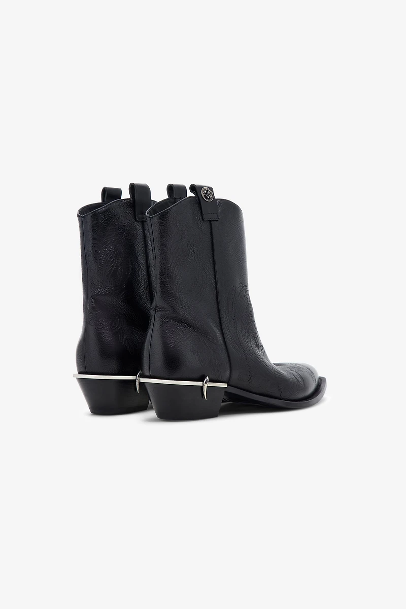 Textano Boots with Fang detail