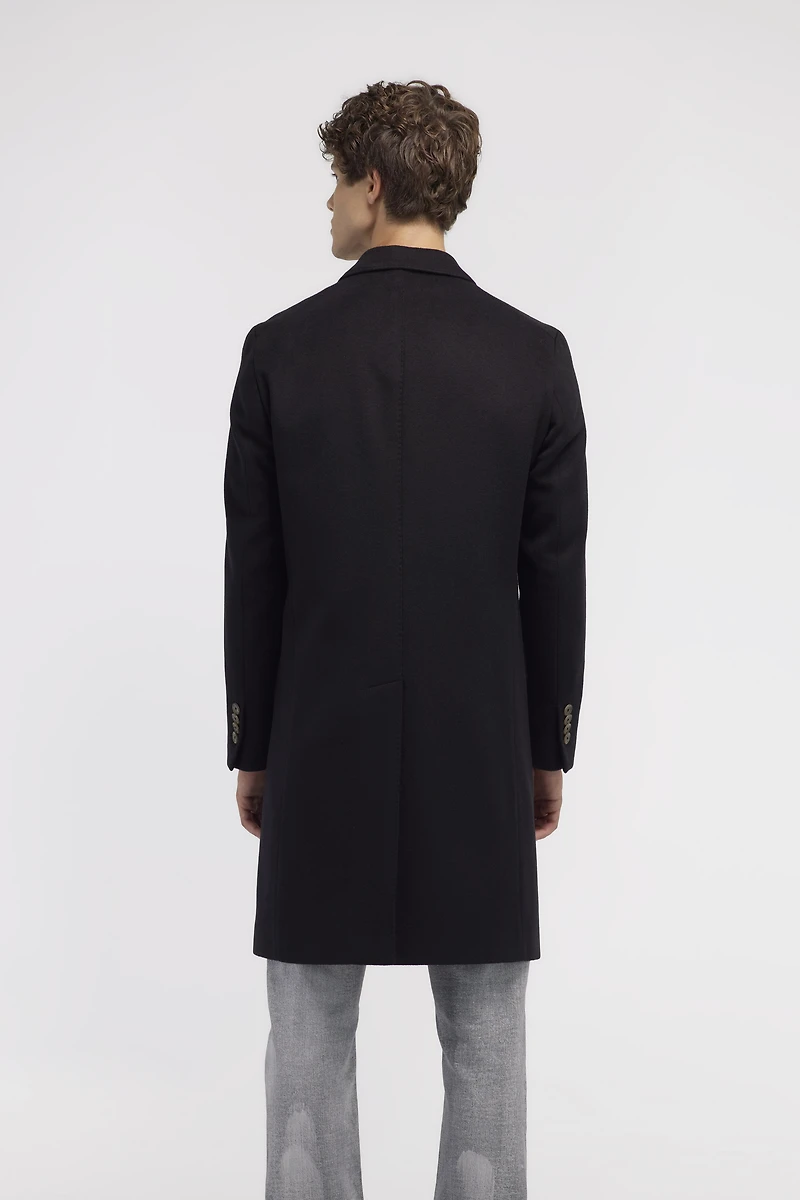 Single-breasted coat