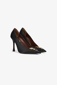 Black Pumps With Leaf Insert