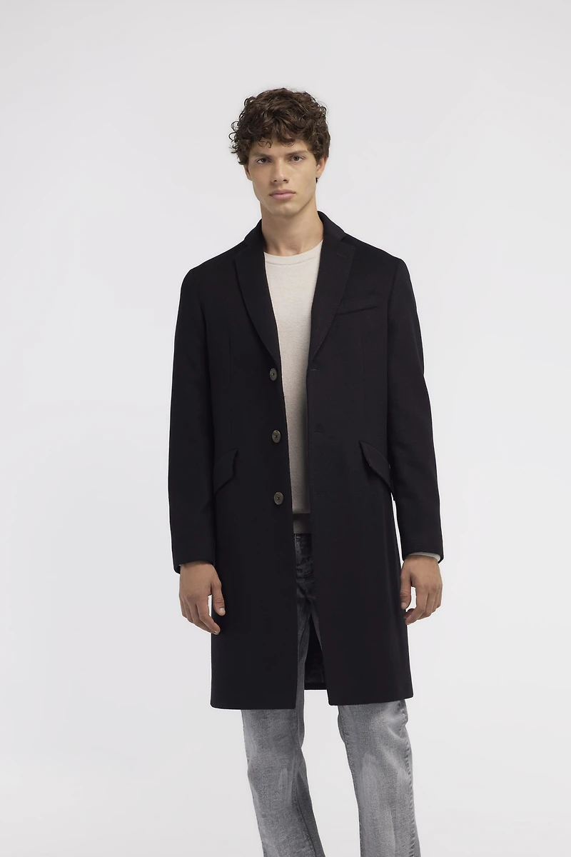 Single-breasted coat