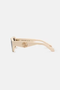 Sunglasses with wide rectangular front and fangs