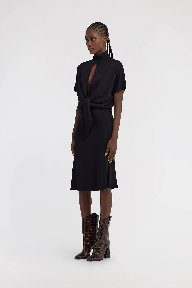 Short dress with knot