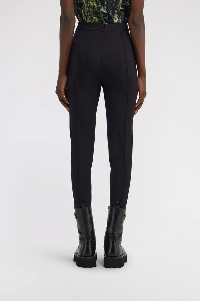 Stirrup pants