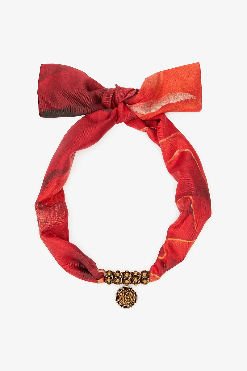 Necklace in metal and printed silk