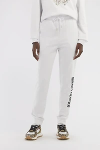 Sporty pants with logo