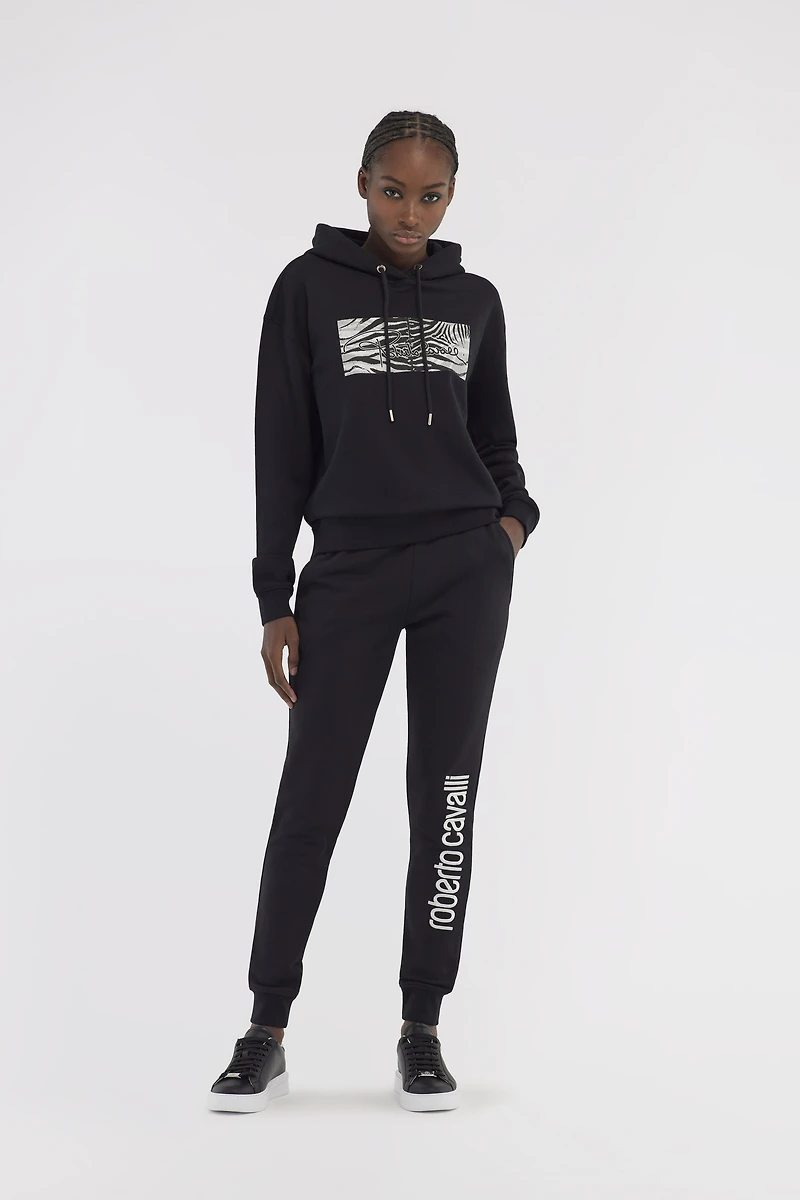 Sporty pants with logo