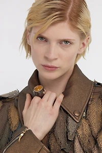 Brown Wood-Effect Ring with Cabochon