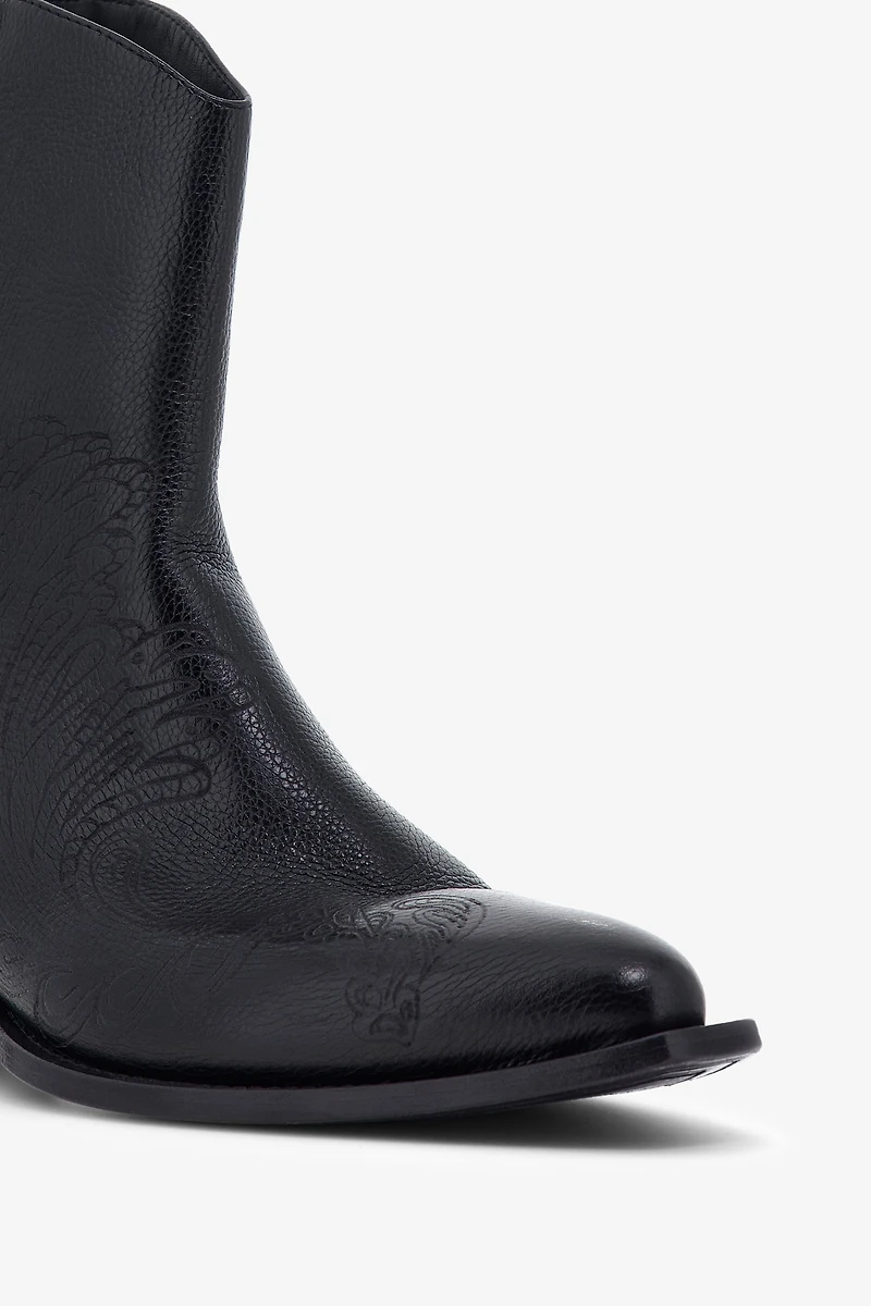 Textano Boots with Fang detail