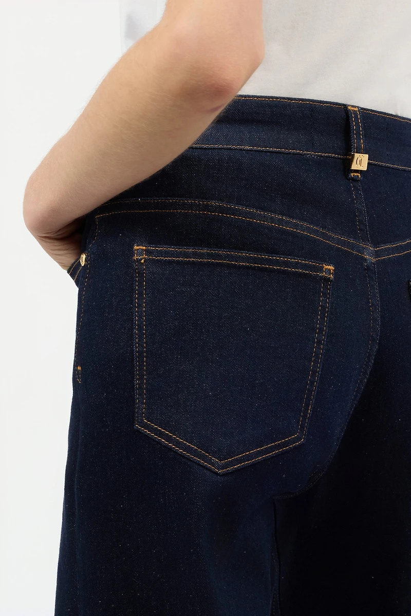 Straight And Wide-Leg Jeans