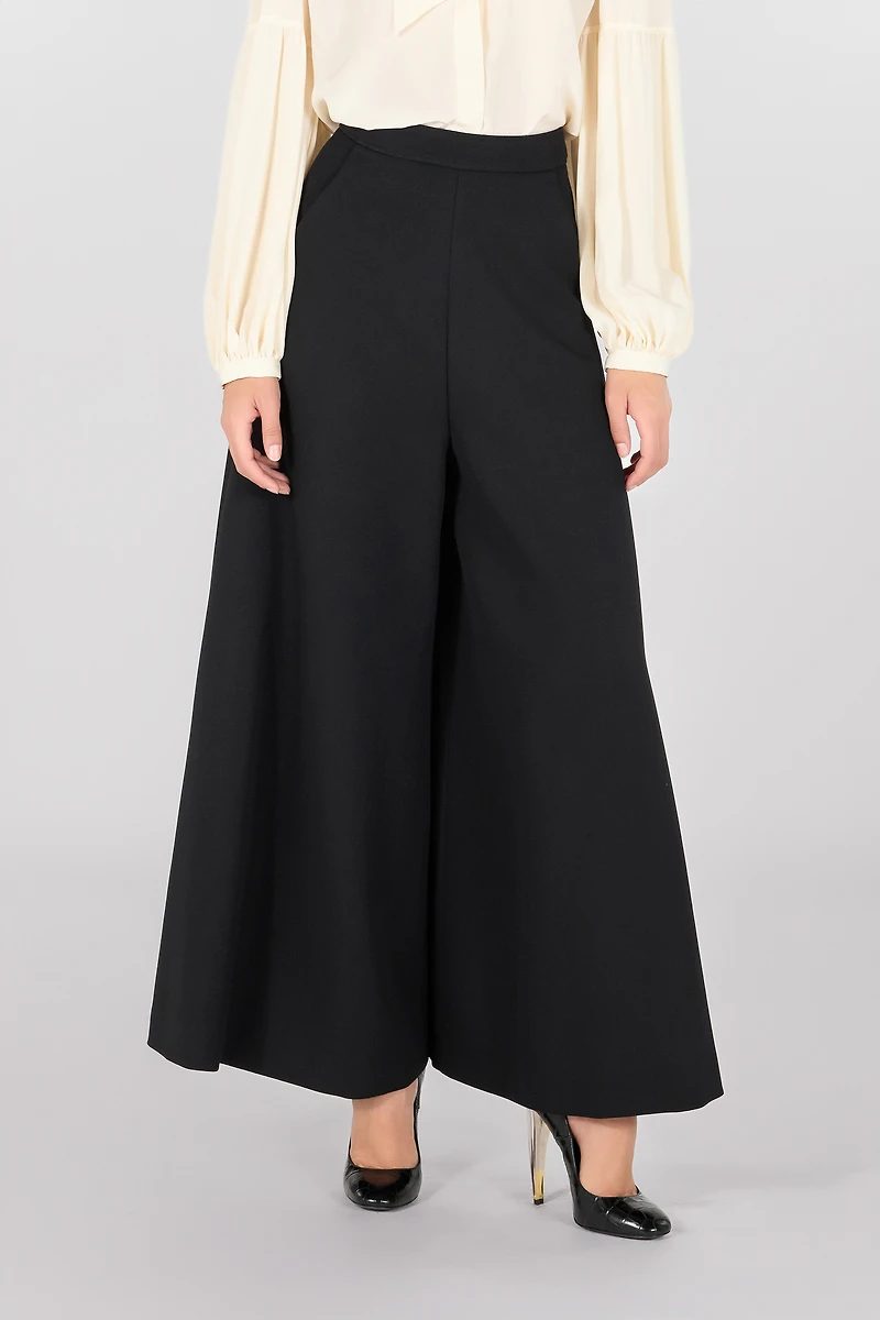 Fluid trousers