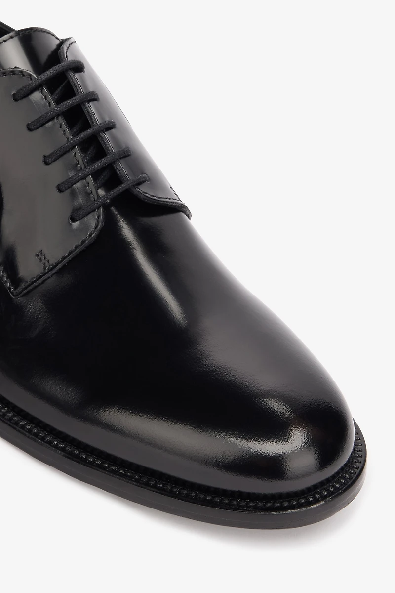 Laced Loafers with Glossy Finish