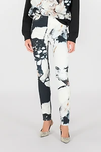Skinny trousers with Marble print