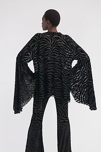 Bell-sleeve shirt