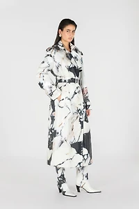 Double-breasted trench coat with Marble print