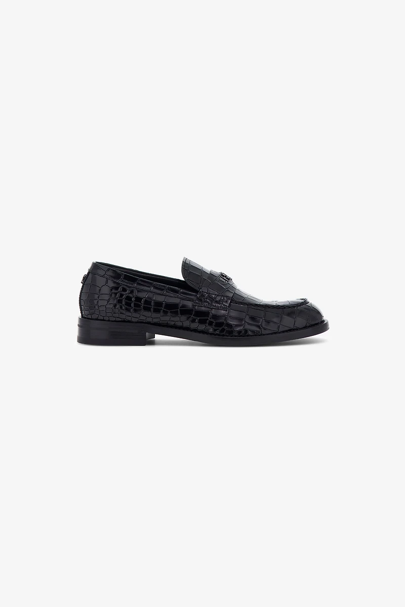 Crocodile-effect loafers