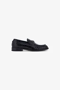 Crocodile-effect loafers