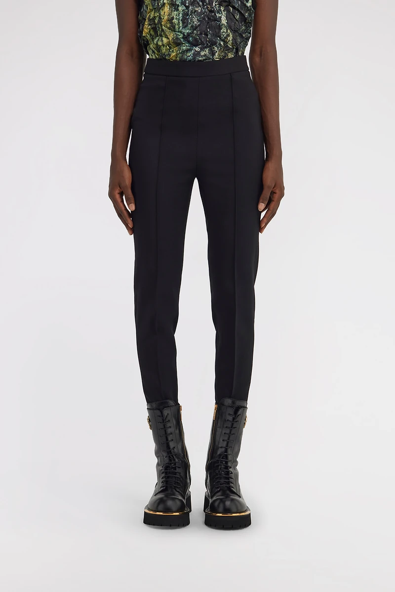 Stirrup pants