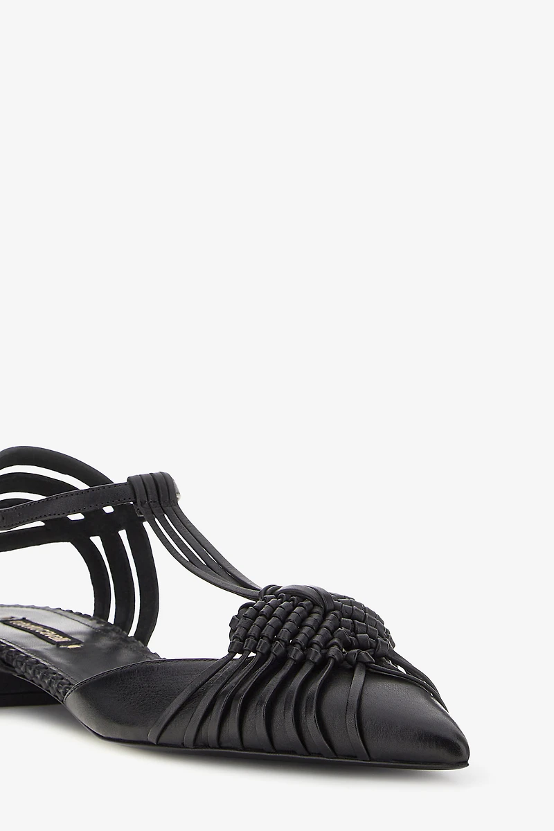 Ballerina with weave