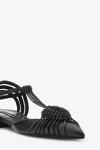 Ballerina with weave