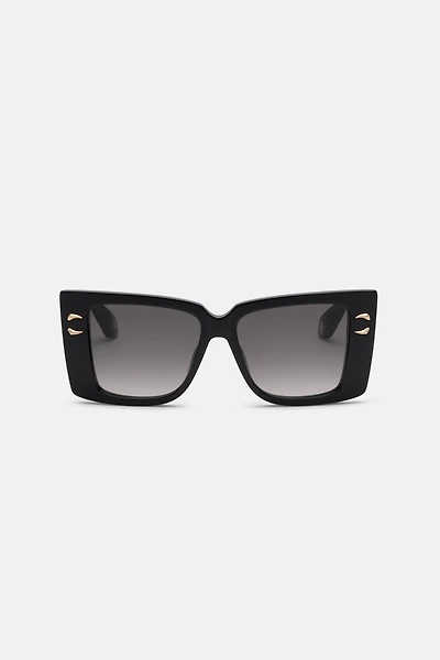 Sunglasses with wide rectangualr front with fangs