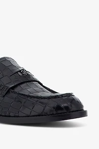 Crocodile-effect loafers