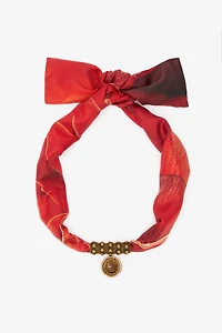 Necklace in metal and printed silk