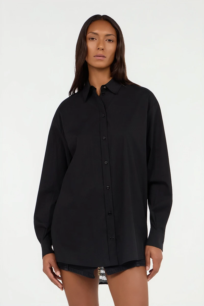 Long-sleeve solid color shirt