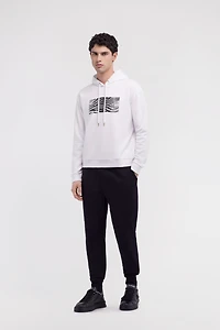 Sweatshirt with flag