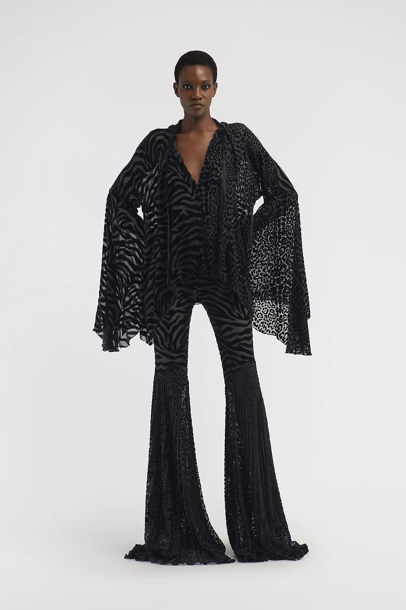 Bell-sleeve shirt