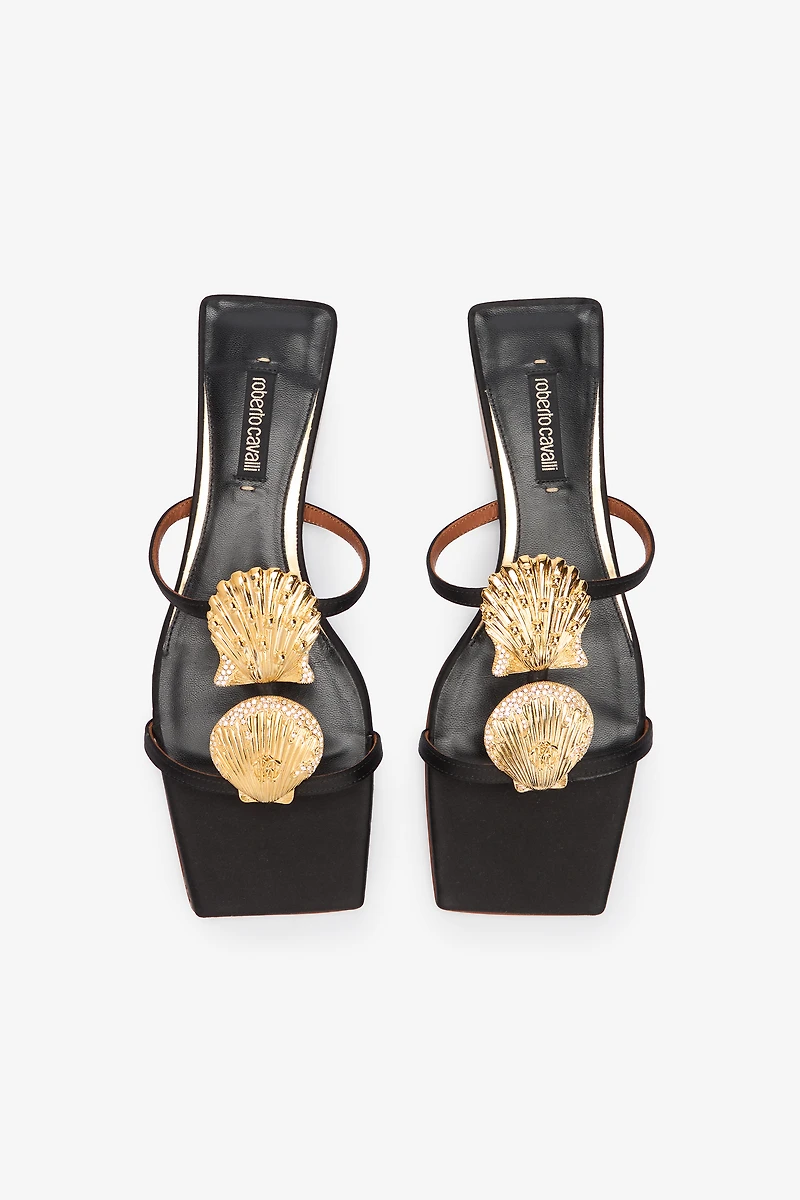 Flat Sandals With Golden Shells