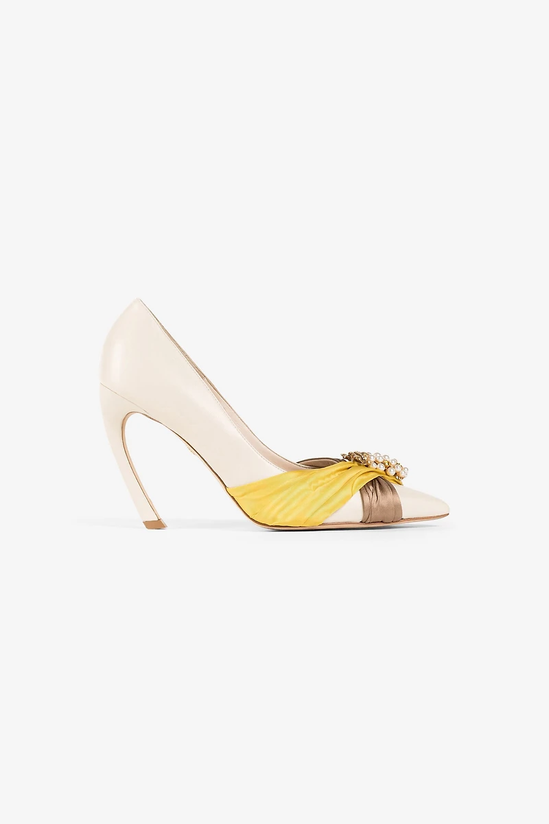 Grapes-charm Tiger-Tooth slingback pumps