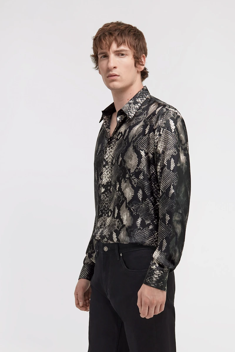 Shirt with Snakeskin print
