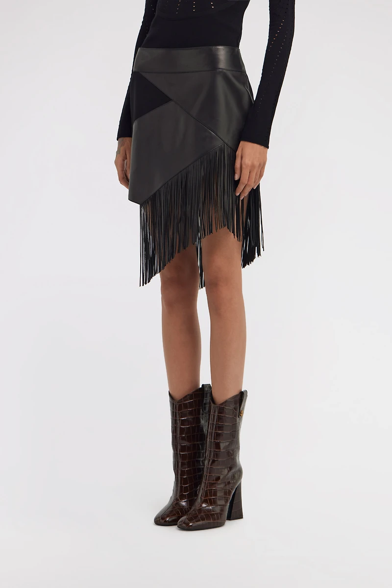 Leather skirt with fringes