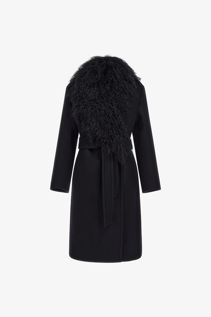 Coat with fur collar