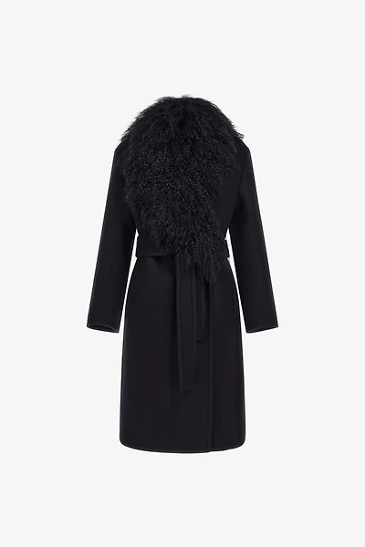 Coat with fur collar