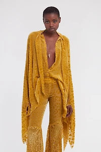 Shirt with wide sleeves