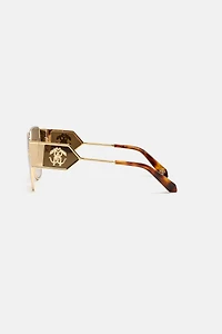 Sunglasses with wide shape front