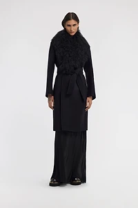 Coat with fur collar