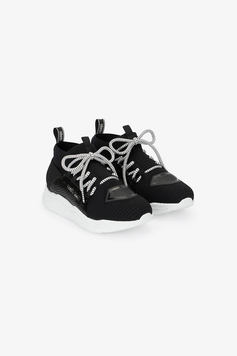 Sneakers with snake-effect inserts