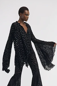 Bell-sleeve shirt