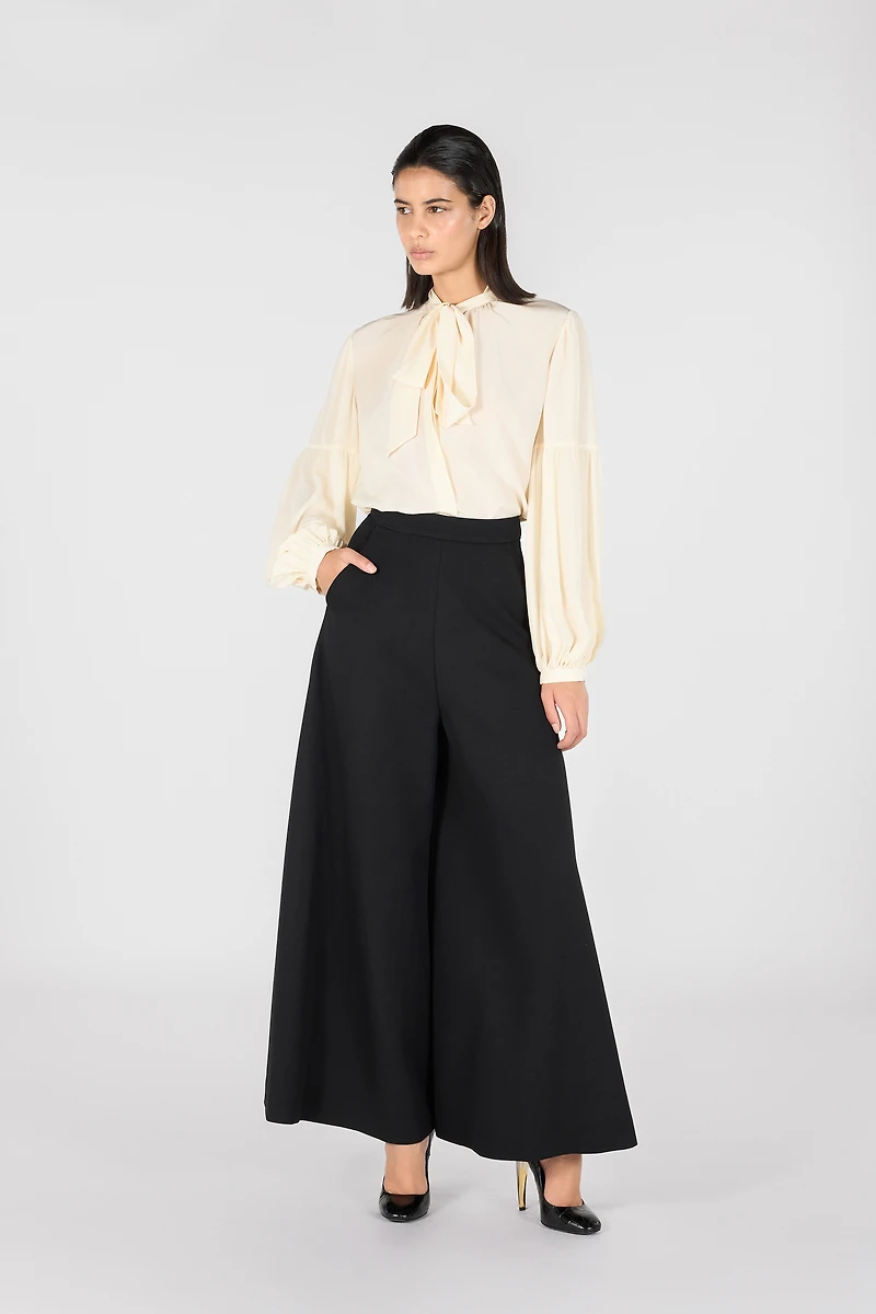 Fluid trousers