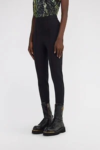 Stirrup pants