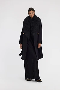 Coat with fur collar