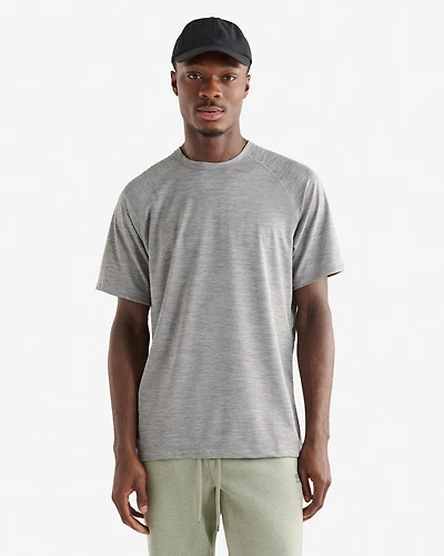 T-shirt sport en tricot léger